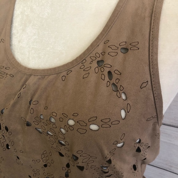 Forever 21 | Cutout Tank Top - Picture 2 of 2